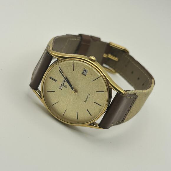 Pulsar Gold Tone Leather Women’s Working New Battery - Picture 4 of 8